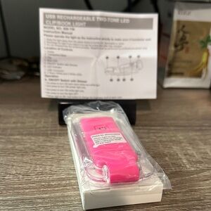 Vibrant Pink USB Clip Light